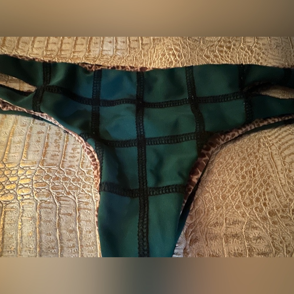 Acacia bottoms size large